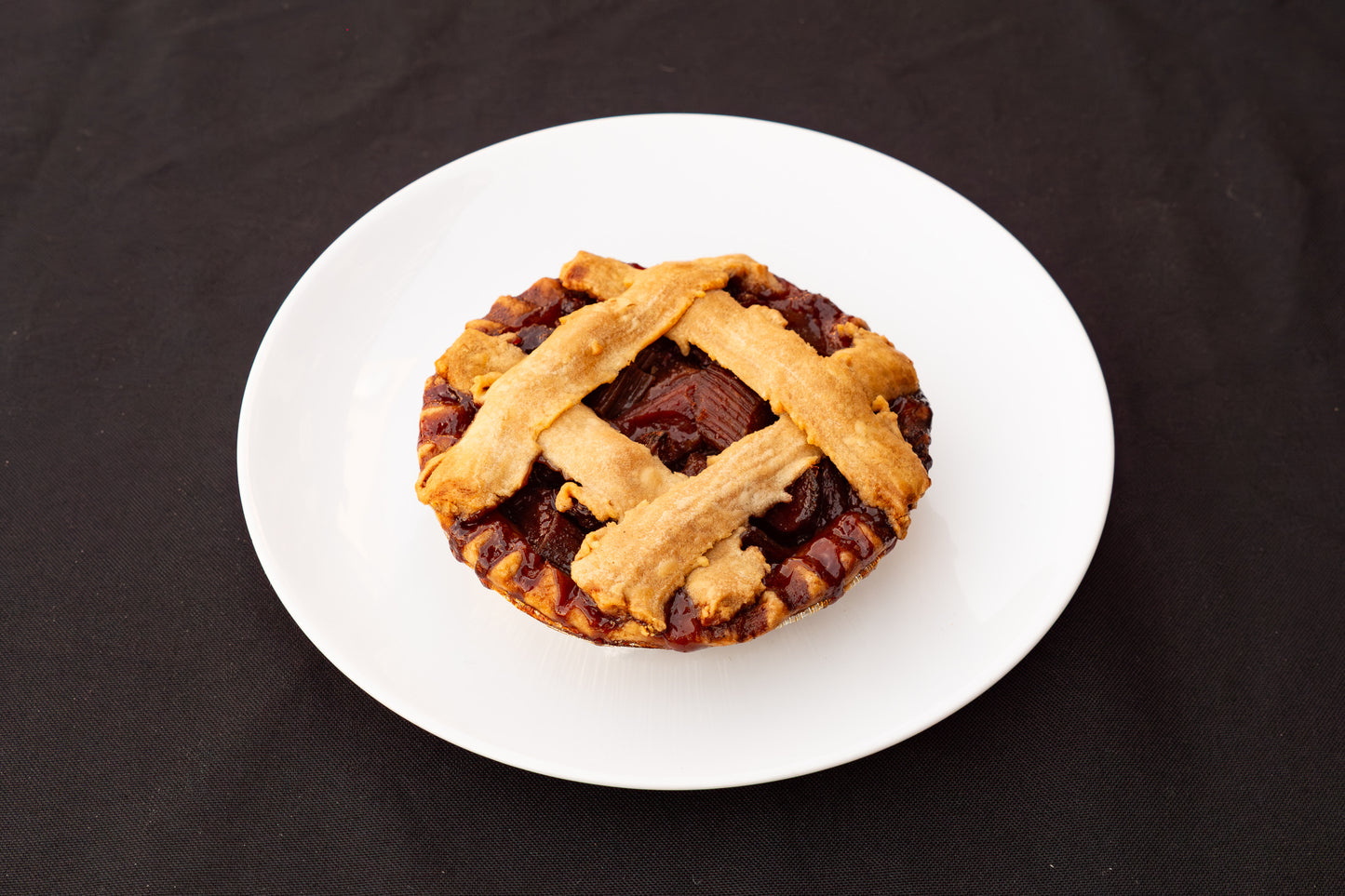 Strawberry Rhubarb Pie – Sweet, Tart & Timeless